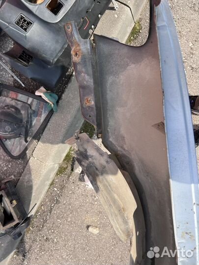 Крыло переднее правое Nissan Cedric Y33 gloria