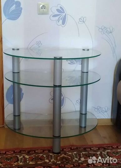 Стеклянная тумба под тв