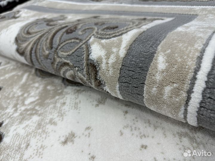 Ковер фигурный новый 1.56х2.3