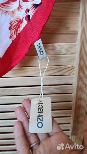 Платок в цветы Kenzo