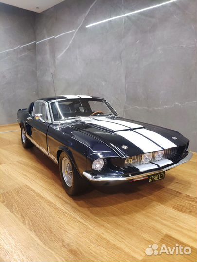 Модель 1:8 Ford Mustang 1967 Shelby GT-500