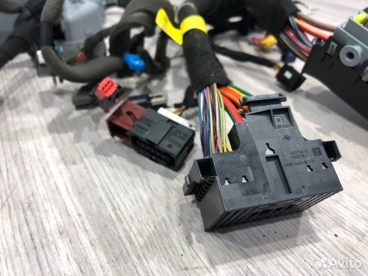 Блок предохранителей Chevrolet Cruze J300 F16D3