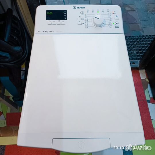 Стиральная машина с вертикальной загрузкой