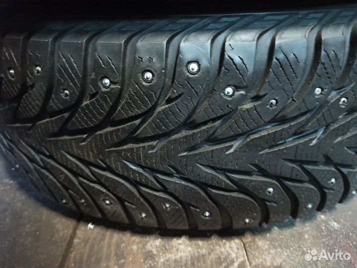 Yokohama Ice Guard Stud IG55 215/60 R17