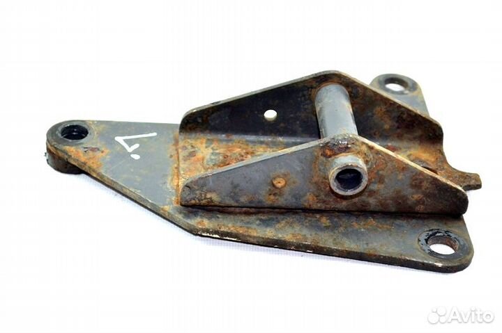 Кронштейн амортизатора кабины, передний левый merc