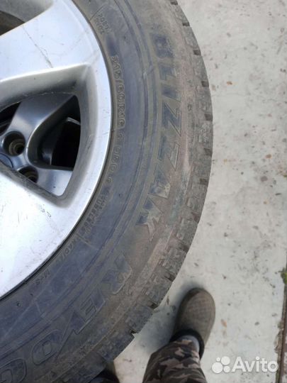 Bridgestone Blizzak DM-Z3 215/60 R16