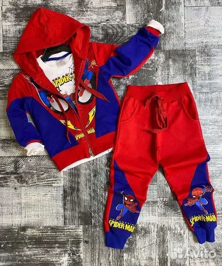 Спортивный костюм на мальчиков 128-134