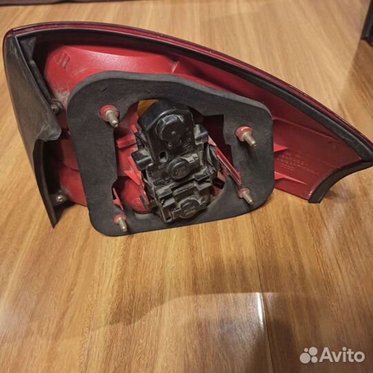 Фонарь задний левый Audi A 6