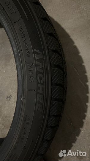 Anchee AC818 225/45 R19