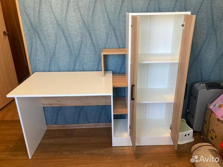 Компьютерный стол со пеналом