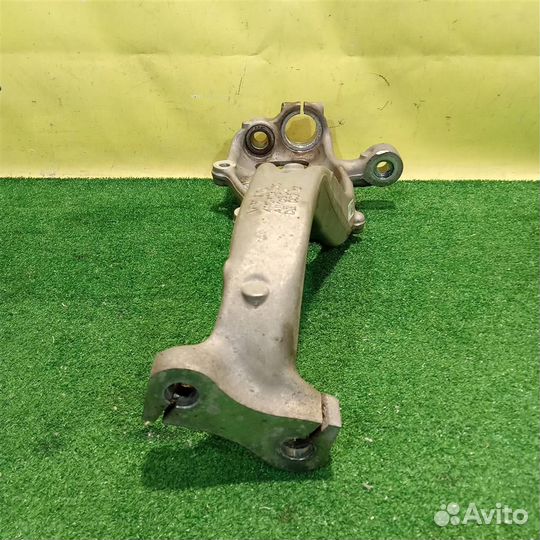 Кулак поворотный передний правый Audi Q7 (4M) 2015