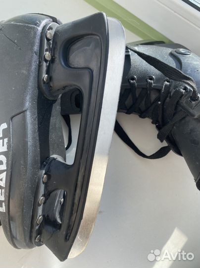 Коньки хоккейные 39 размер