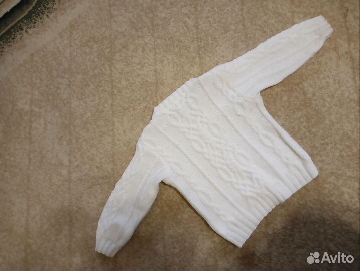 Свитер ручной вязки на мальчика или девочку