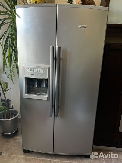 Холодильник Whirpool fruu2VAF20/0