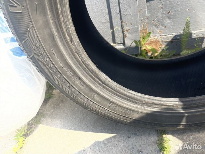 Winter Tact WT 80 215/105 R17 94H