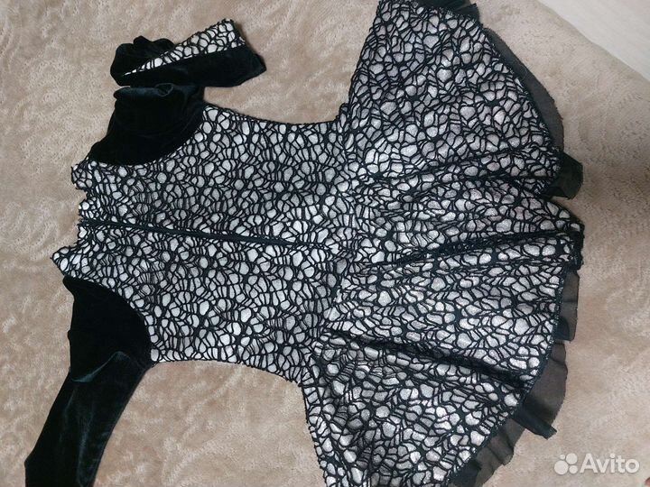 Платье для фигурного катания спортивное