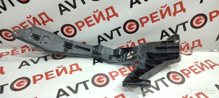 Крепление бампера переднее правое Volkswagen