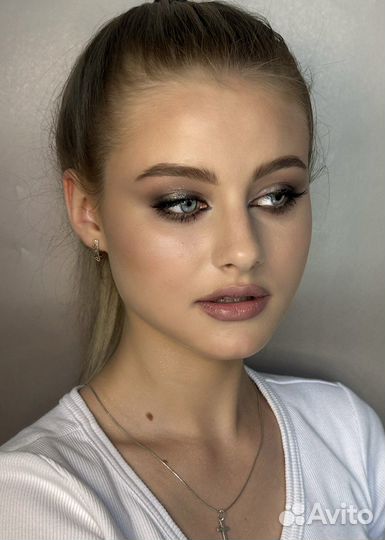 Визажист-бровист