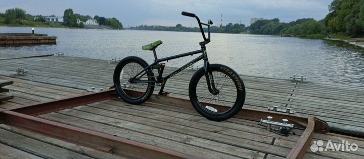 Трюковой велосипед BMX