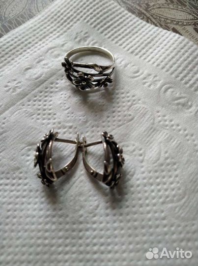 Украшение из серебра