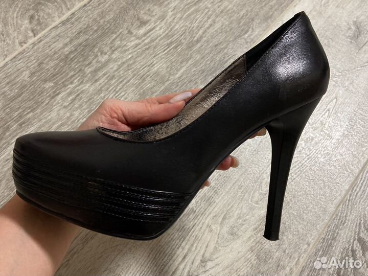 Туфли женские на высоком каблуке из н/к 36 размер