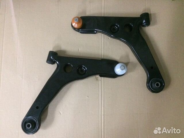 Рычаги передние левый правый Mitsubishi Lancer 9