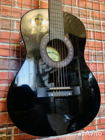 Гитара классическая + аксессуар