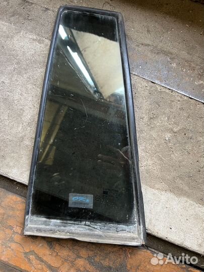 Ssangyong kyron стекло задней левой двери форточка