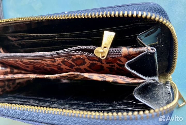 Часы и косметичка 