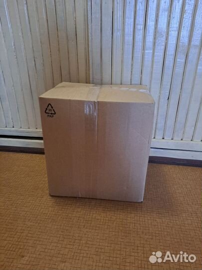 Коробка детских вещей