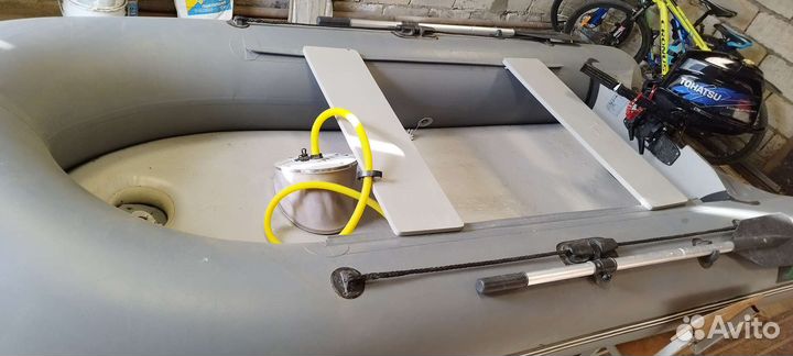 Лодка с мотором