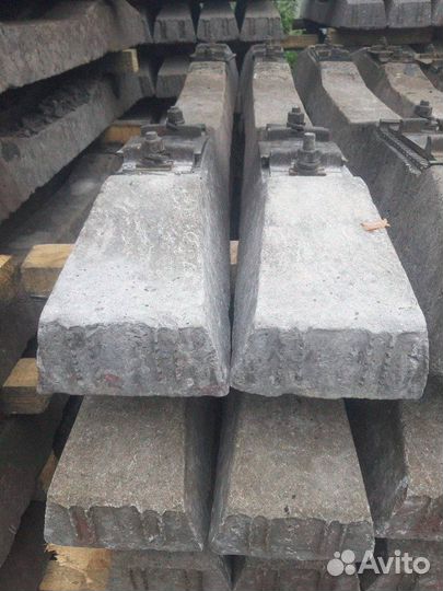 Шпала в сборе с клеммным болтом