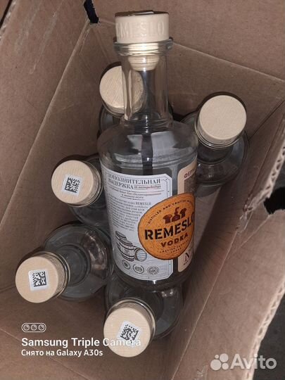 Бутылки стеклянные 0.5 с пробкой