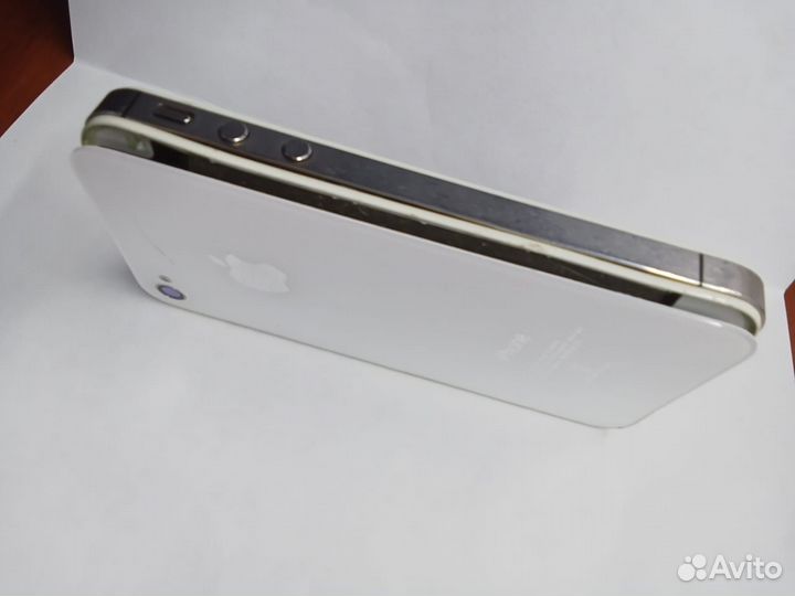 iPhone 4S, 16 ГБ