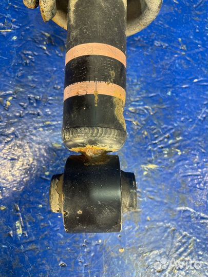 Амортизатор задний правый Mitsubishi Outlander GF