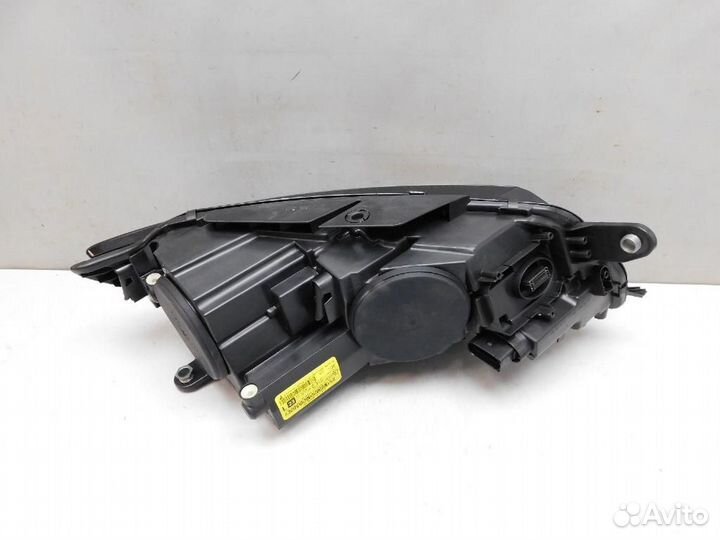 Фара левая Volkswagen Passat CC