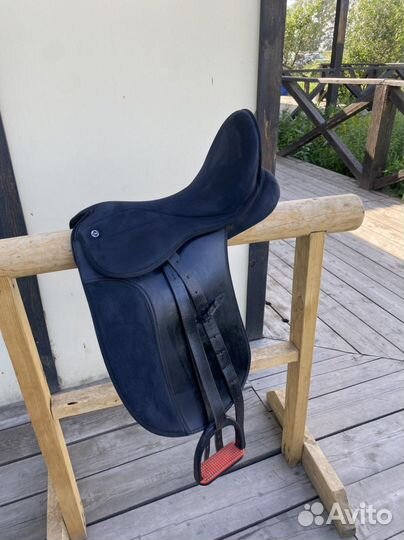 Седло выездковое