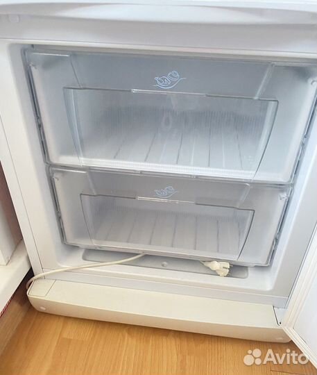 Холодильник-морозильник indesit SB15040