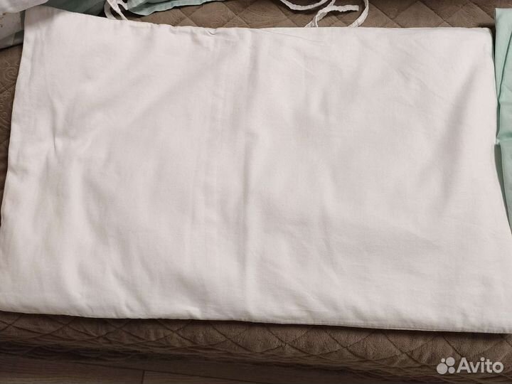 Комплект в детскую кроватку с бортиками(подушечки)