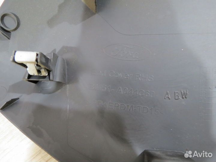 Накладка торпедо правая Ford Focus 3