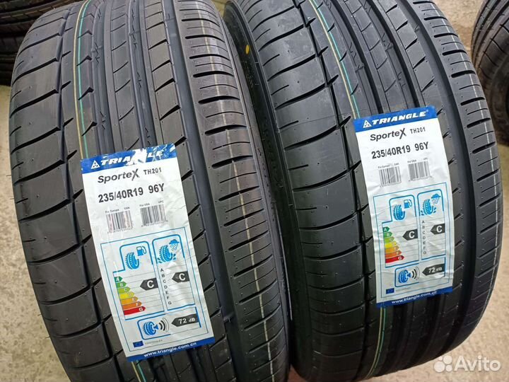 Triangle Sports TH201 235/40 R19 и 255/35 R19