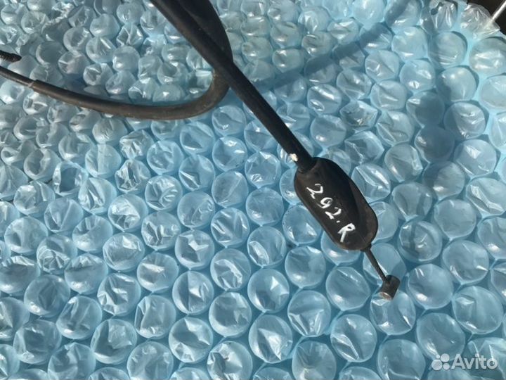 Трос ручника правый Acura Tl UA6 J32 2004