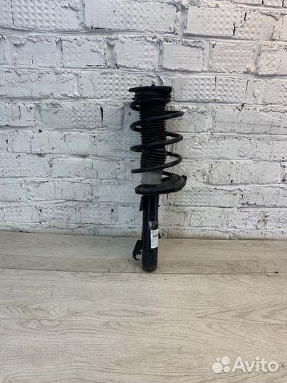 Стойка передняя правая Mazda 3 BK 2.0 2008