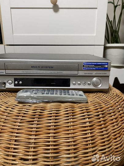 Видеомагнитофон JVC HR-V405