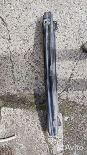 Усилитель бампера Volkswagen Passat b6