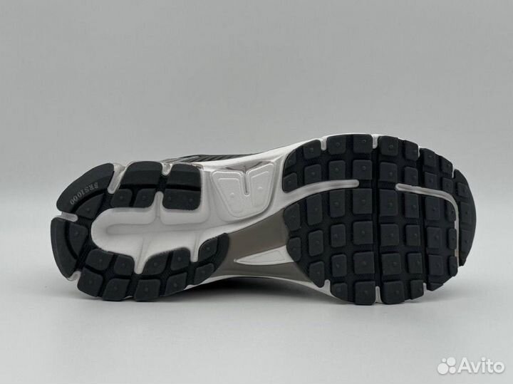 Кроссовки Nike Zoom Vomero 5