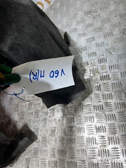 Подкрылок передний правый Volvo V60 FW48