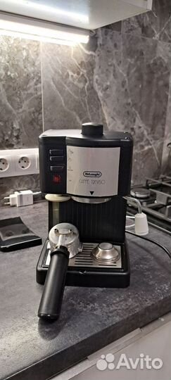 Кофеварка рожковая delonghi