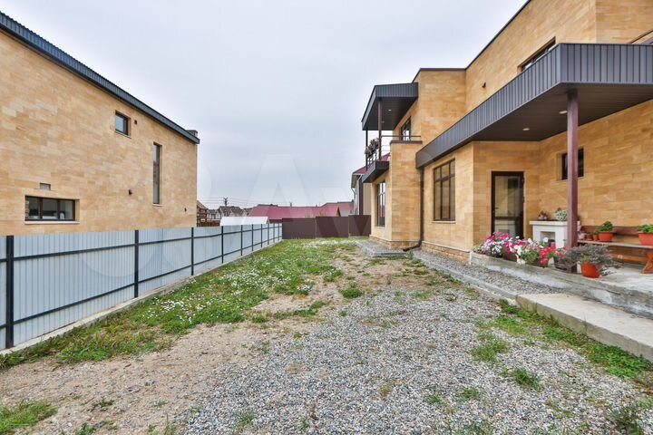 Коттедж 183 м² на участке 7 сот.