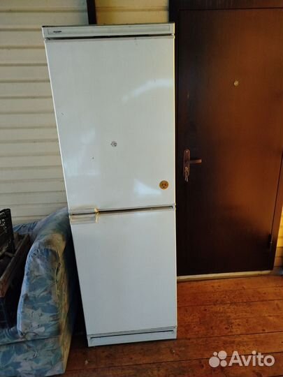 Холодильный шкаф